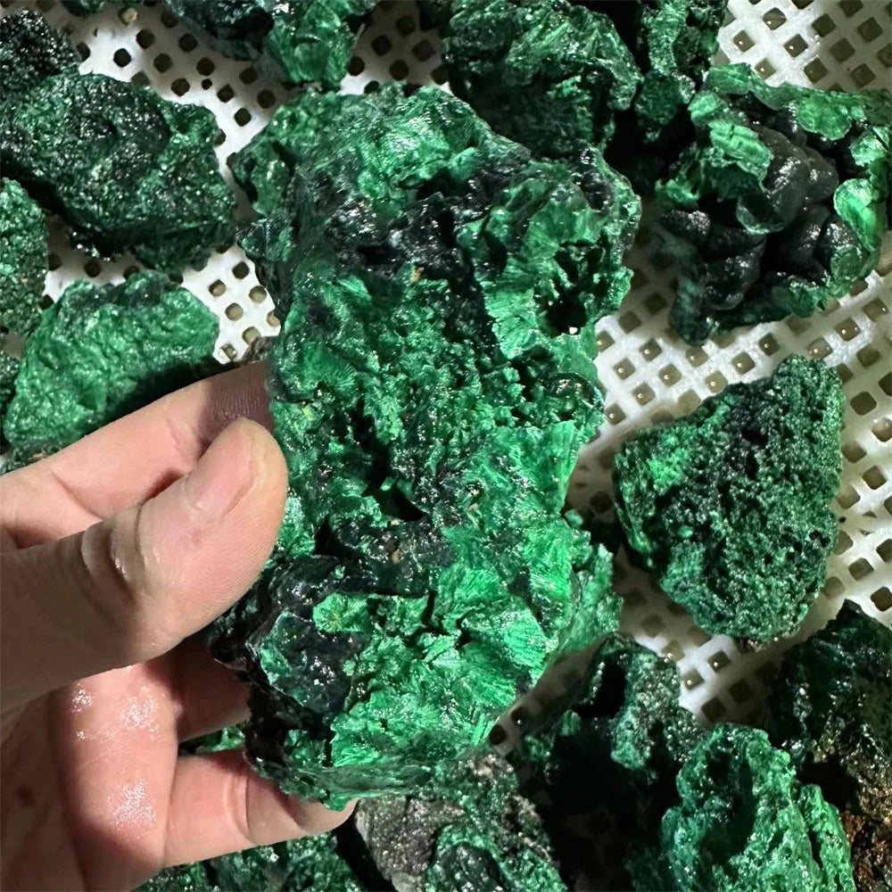 Raw Malachite Stone – Heart Awakening & Energetic Shield