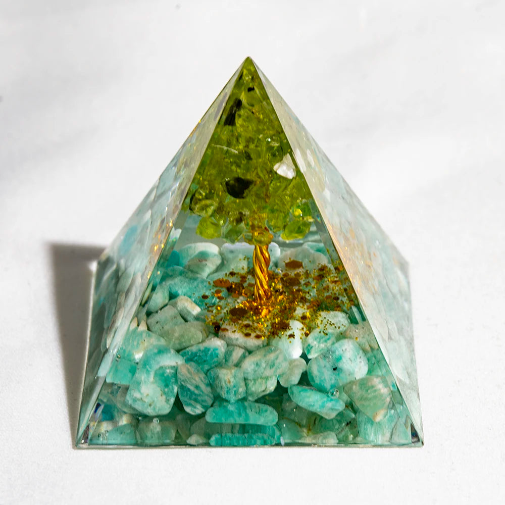 Crystal Energy Pyramid 🔺 – Chakra Balancing Generator for Healing & Home Harmony